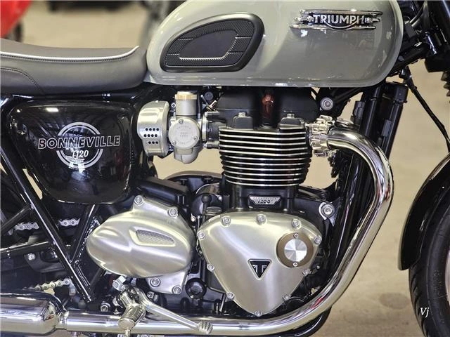2026 Triumph Bonneville T120 alt