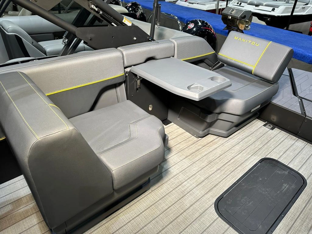 Manitou 22 Explore Switchback 2025 alt