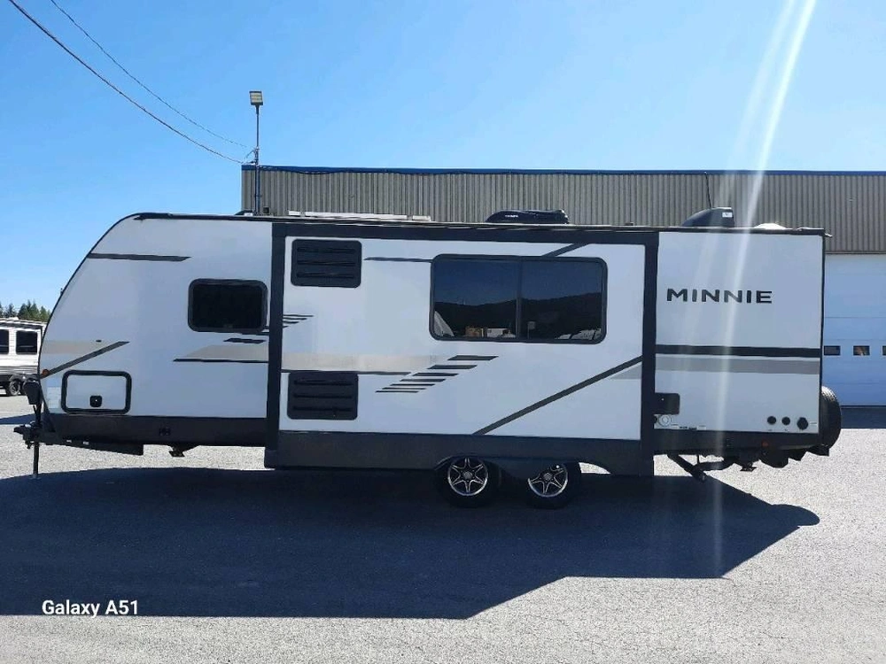 Winnebago Minnie 2301bhs 2022 alt