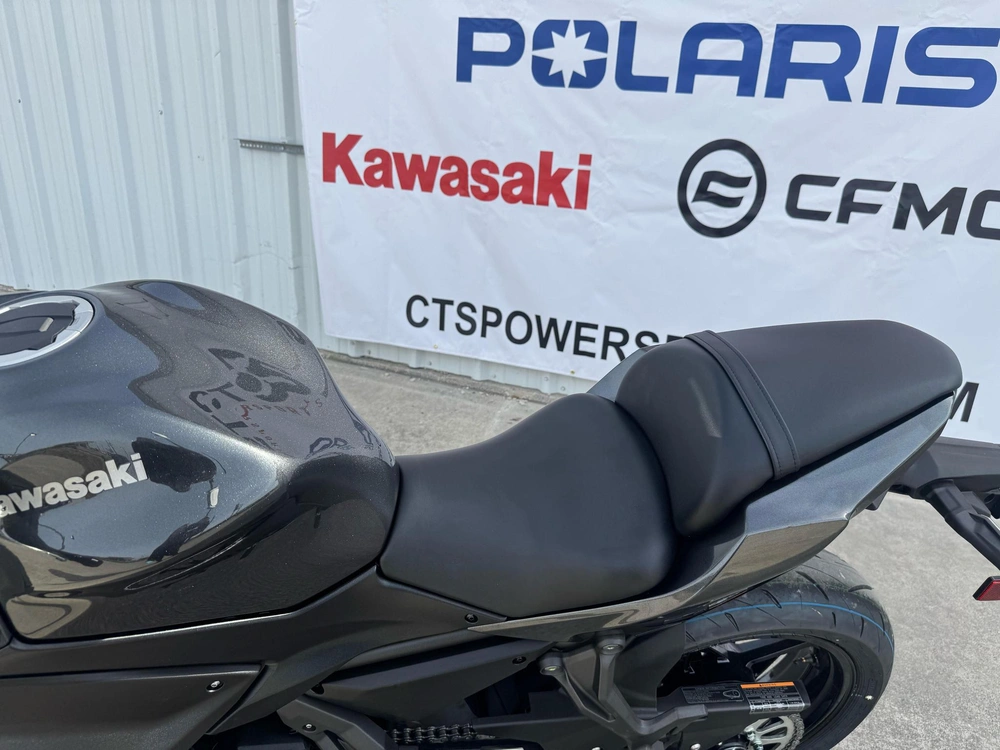2026 Kawasaki Ninja® 650 Base Base alt