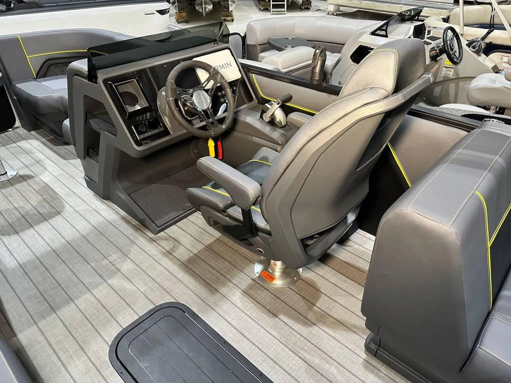 Manitou 22 Explore Switchback 2025 alt