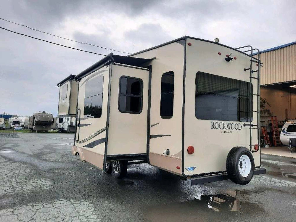 Rockwood Ultra Lite 2440bs 2018 alt