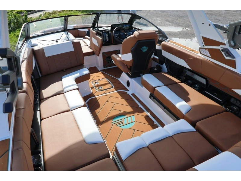 2026 Malibu 23 Lsv alt