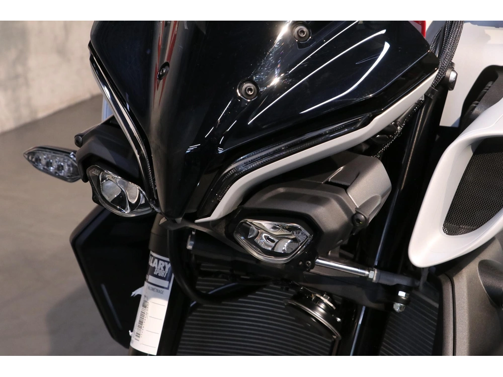 2026 Yamaha Mt-10 alt