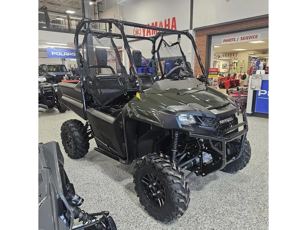 2025 Honda Pioneer 700 alt