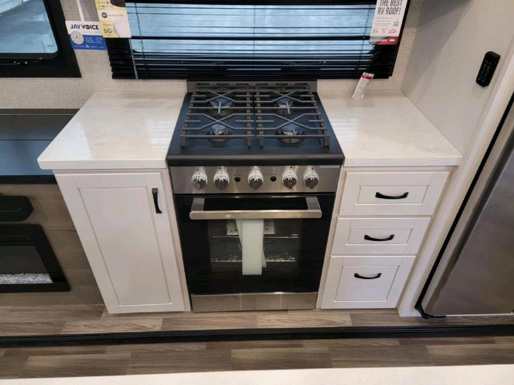 Jayco North Point 310rlts 2025 alt