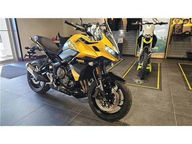 2026 Triumph Tiger Sport 800 alt