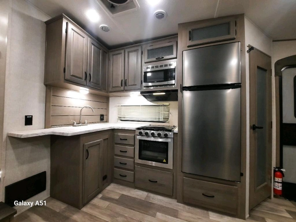 Coachmen Chaparal 25re 2023 alt