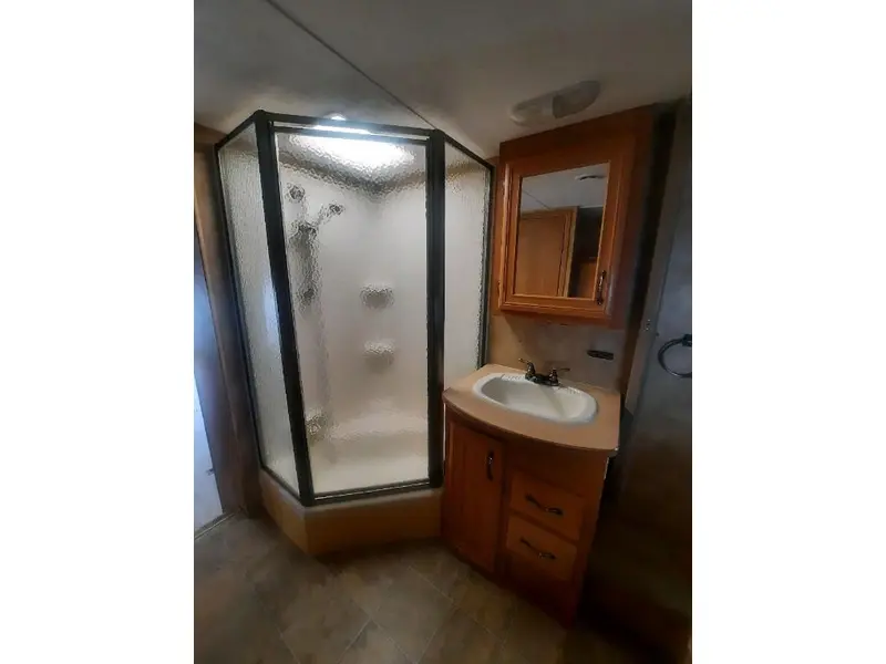 2007 Keystone RV Laredo 28RL thumbnail 17