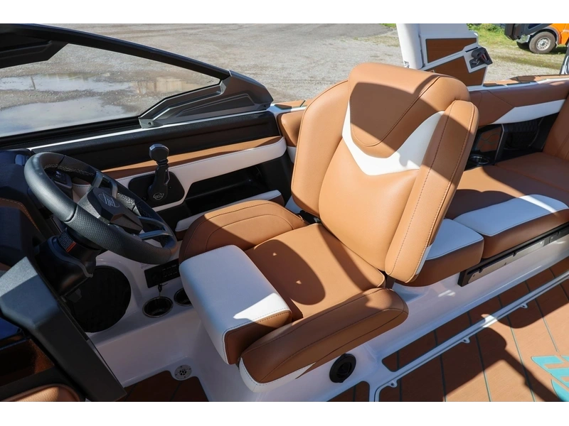 2026 Malibu 23 Lsv alt