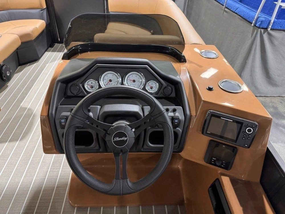 2026 Bentley Legacy 223 Navigator alt