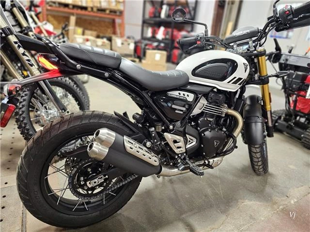 2026 Triumph Scrambler 400 Xc alt