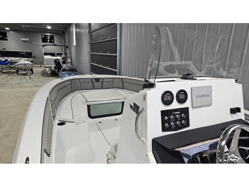 2023 Wellcraft Fisherman 202 alt