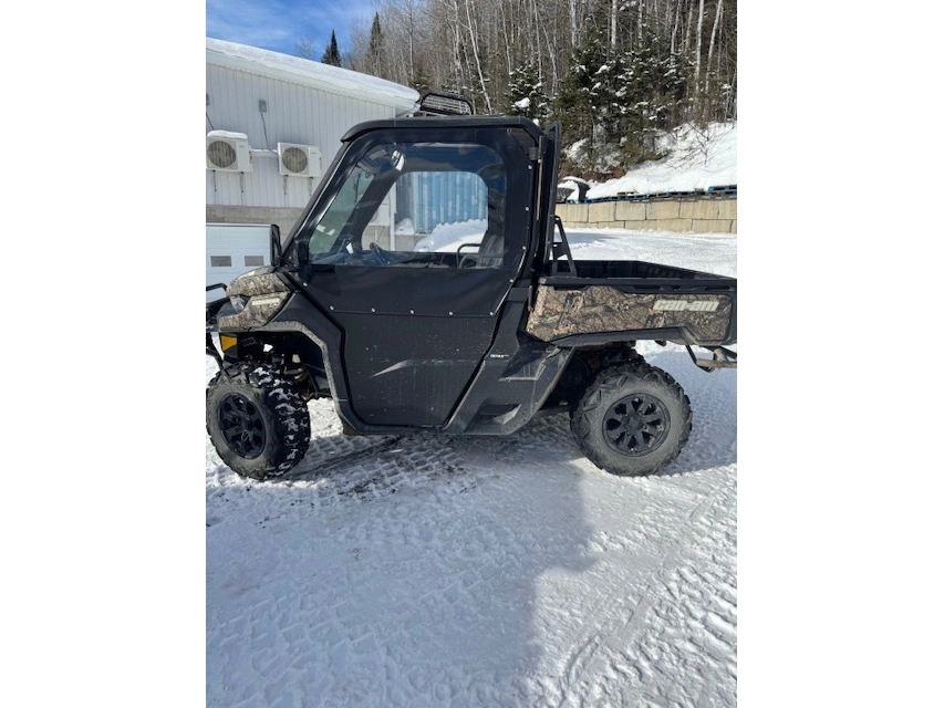 Bombardier Defender Hd8 2017 alt