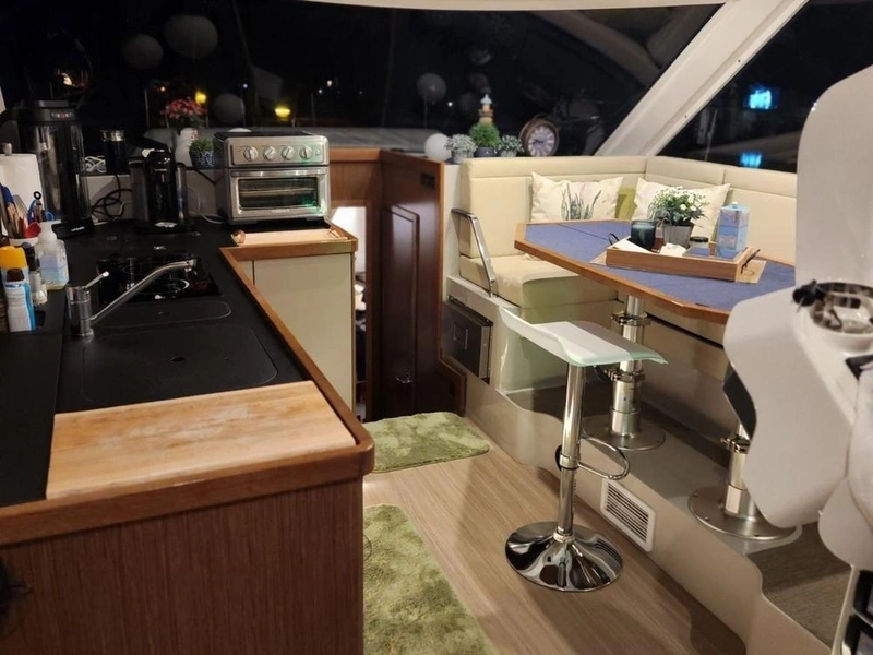 Bavaria Motoryachts E40 Sedan 2018 alt