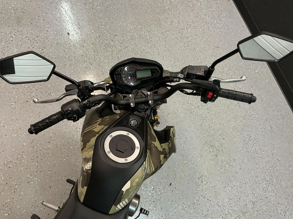 2025 Kawasaki Z125 Pro Base alt