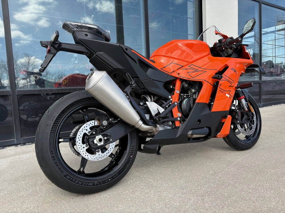 Ktm Duke 990 Rc R 2026 alt