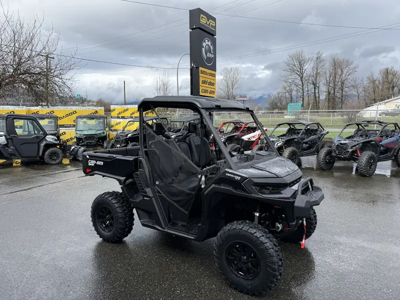 2026 Can-Am DEFENDER XT HD11