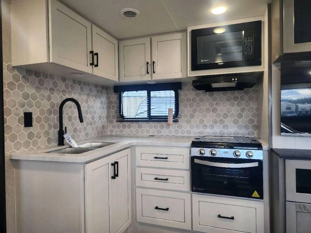 Jayco Jay Feather 24bh 2025 alt