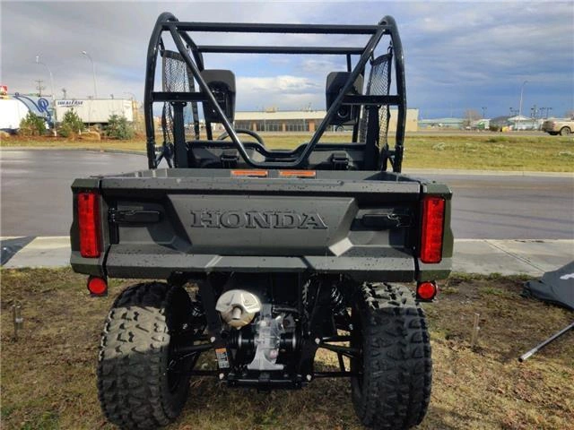 2026 Honda Pioneer 520 Standard alt