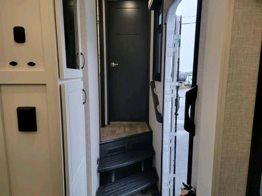 Jayco North Point 310rlts 2025 alt
