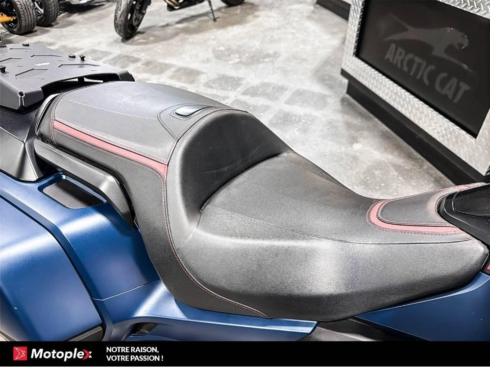 Honda Goldwing Bagger 2022 alt