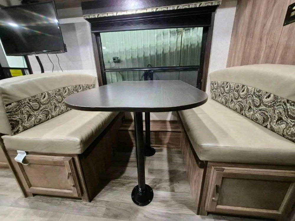 Jayco Jay Feather 23bhm 2019 alt