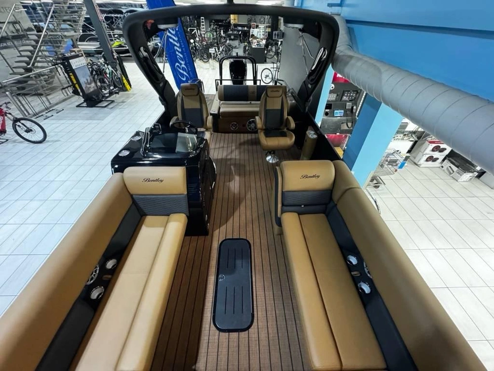 Bentley Elite 253 Swingback 2026 alt