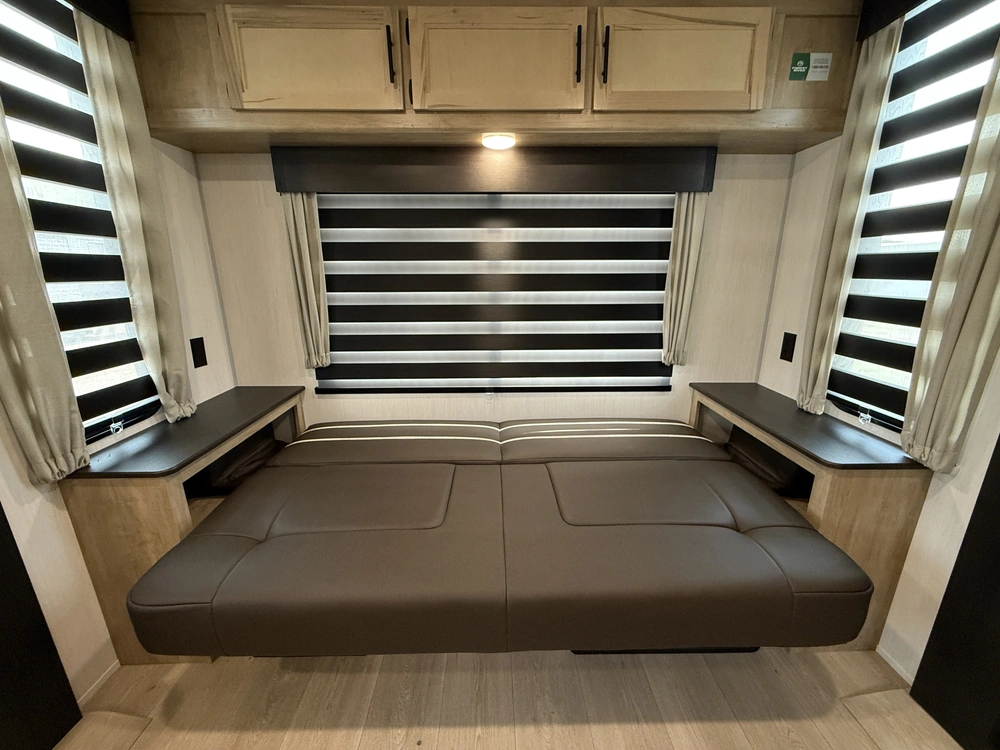 Cherokee 273xlk Wolf Den 2026 alt