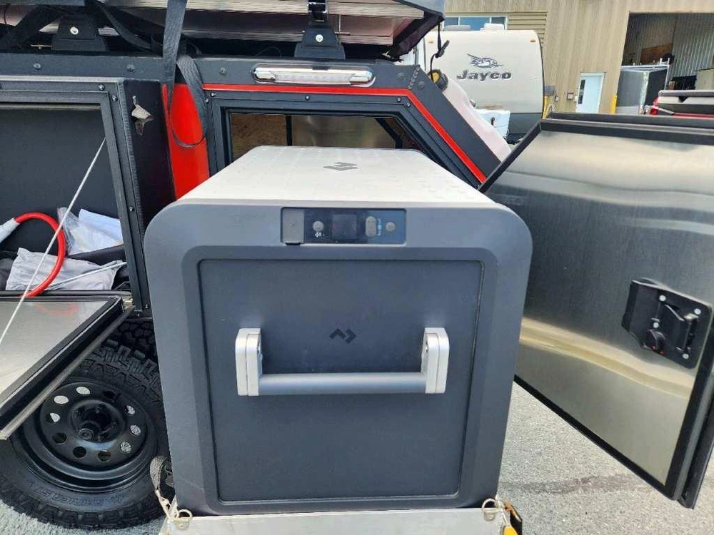 Alcom Off Road Spur Overlanding Jeep 2023 alt