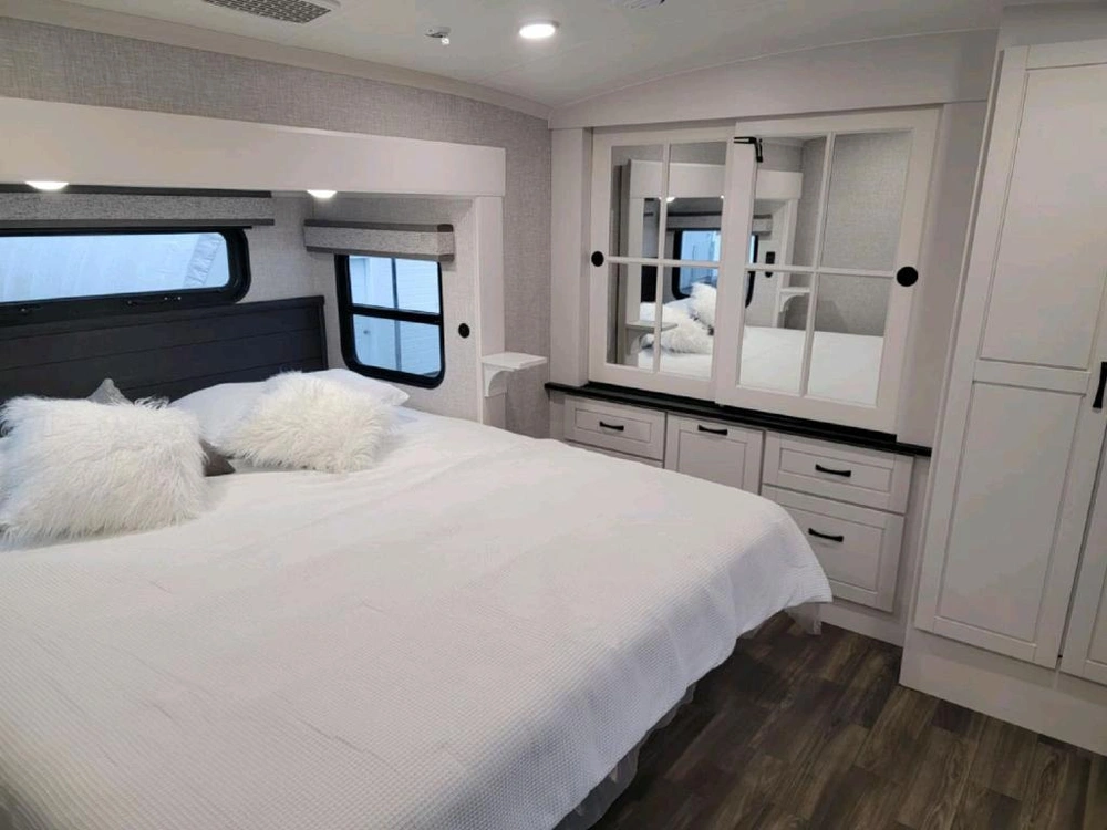 Jayco North Point 310rlts 2025 alt