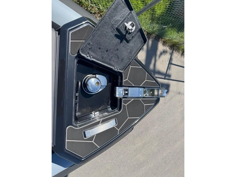 2025 Highfield Sp 760 alt