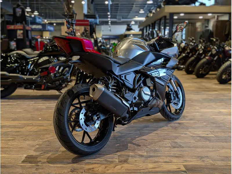 2026 CFMOTO 300SS // Nebula Black thumbnail 11