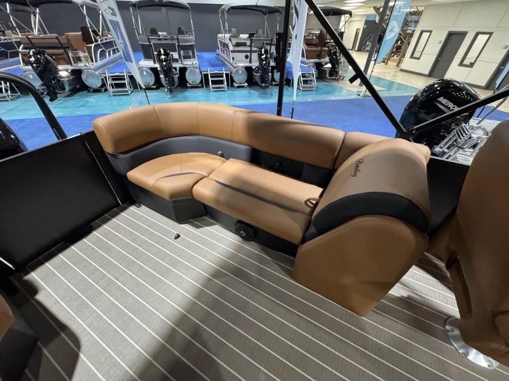 2026 Bentley Legacy 223 Navigator alt