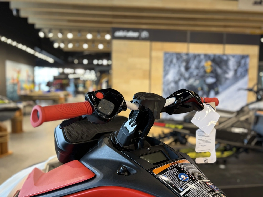 2026 Sea-doo Spark Trixx For 3 (sound System) alt