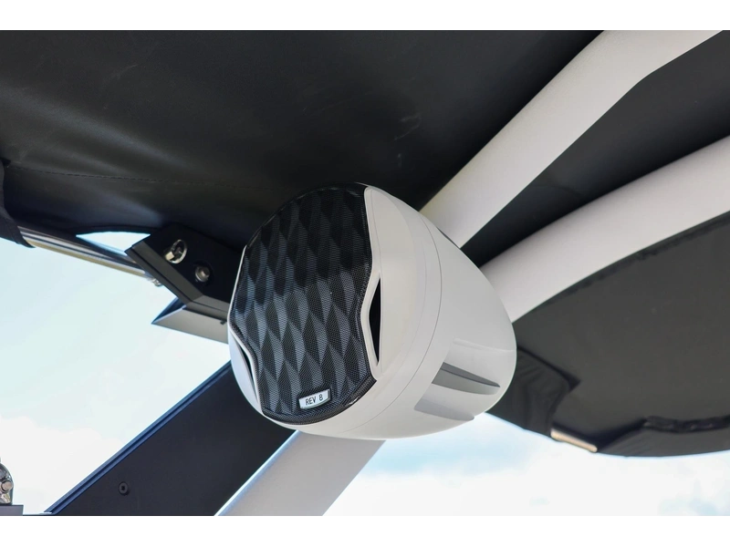 2026 Malibu 22 Lsv alt