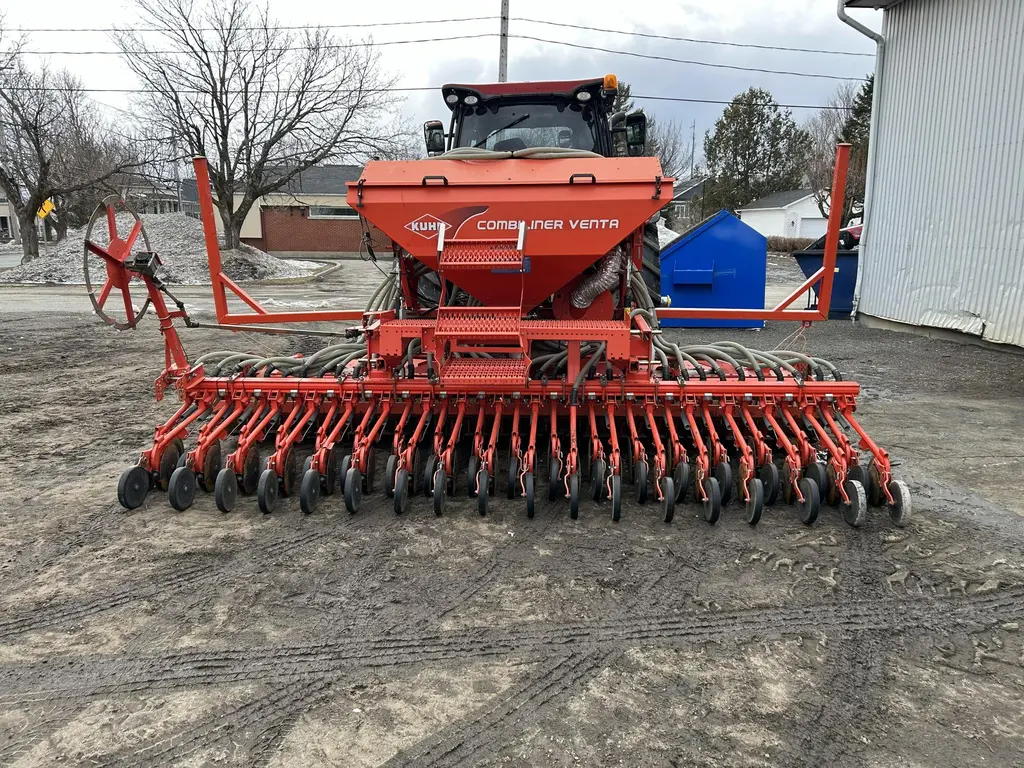 2012 Kuhn LC452