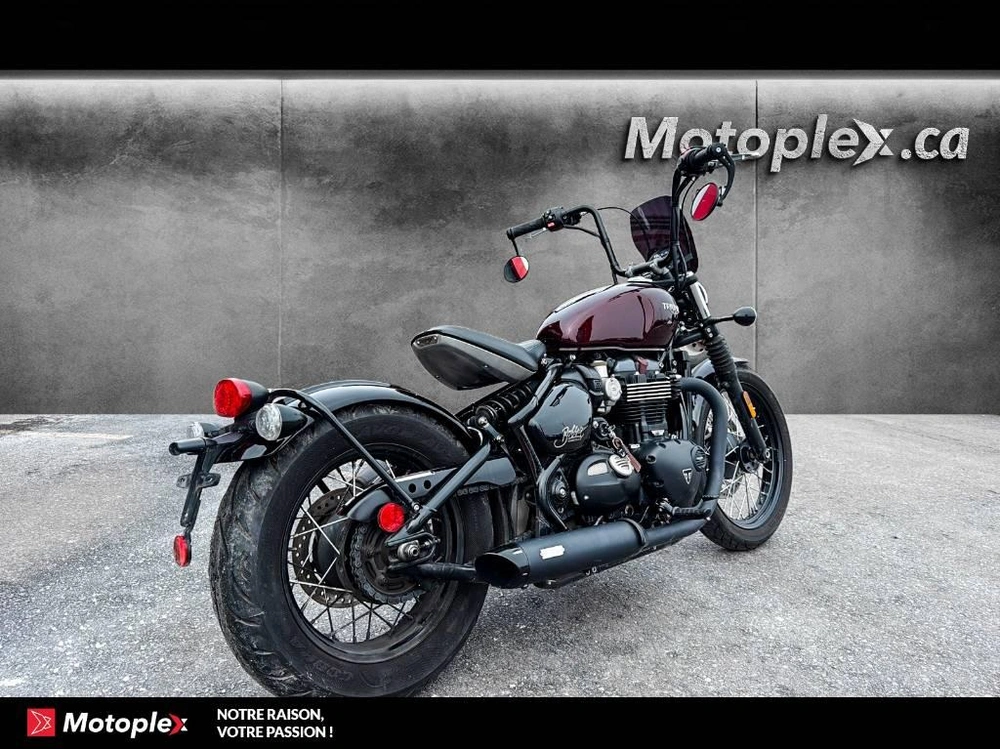 Triumph Bonneville Bobber 2017 alt