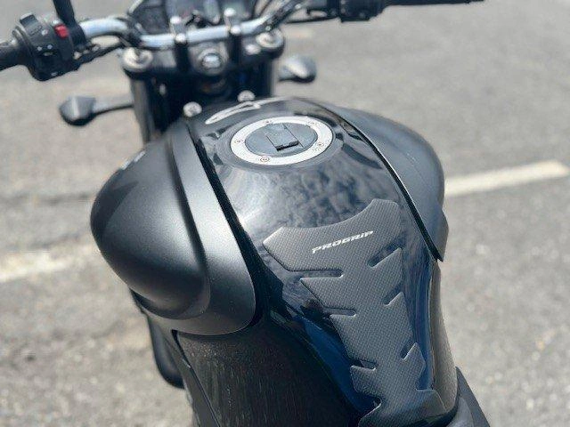 Suzuki Sv6550 Gladius 2014 alt