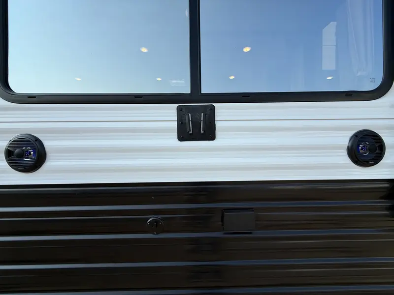 Cherokee 273XLK Wolf Den 2026