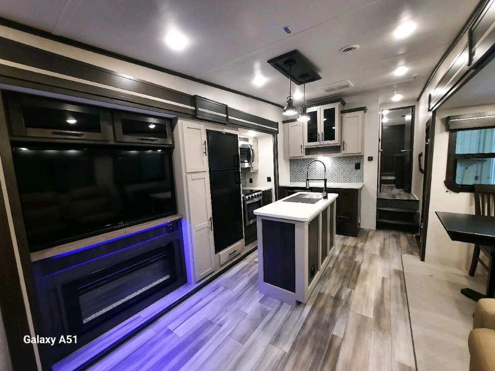 Crossroads Cruiser Aire 31si 2022 alt