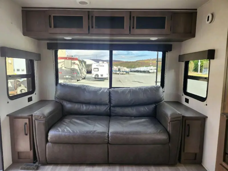 2024 Grand Design Transcend Xplor 245RL thumbnail 16