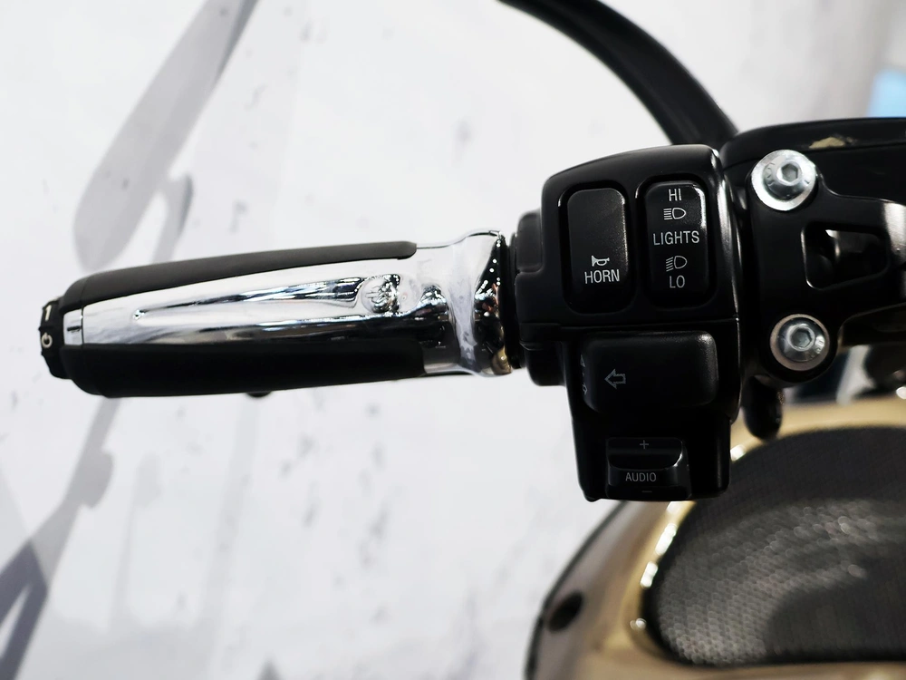 2013 Harley-davidson Cvo Road Glide Fltrxse alt