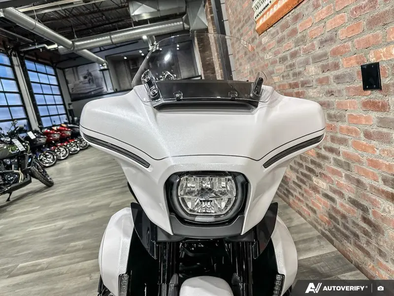 2026 Harley-Davidson Street Glide Limited thumbnail 16