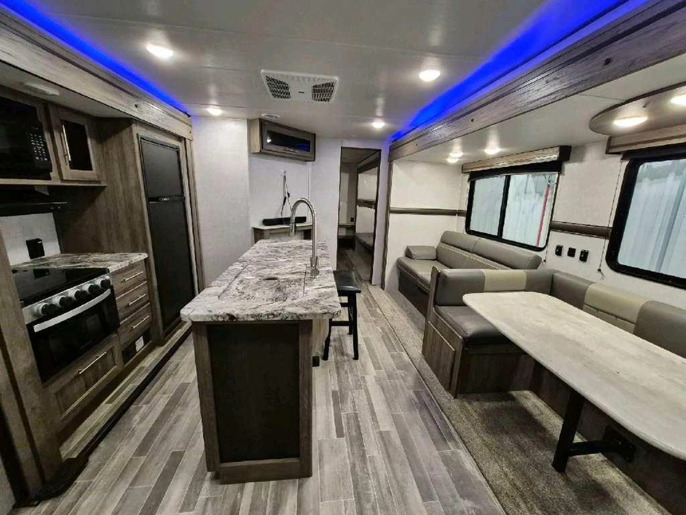 Crossroads Zinger 331bh 2023 alt