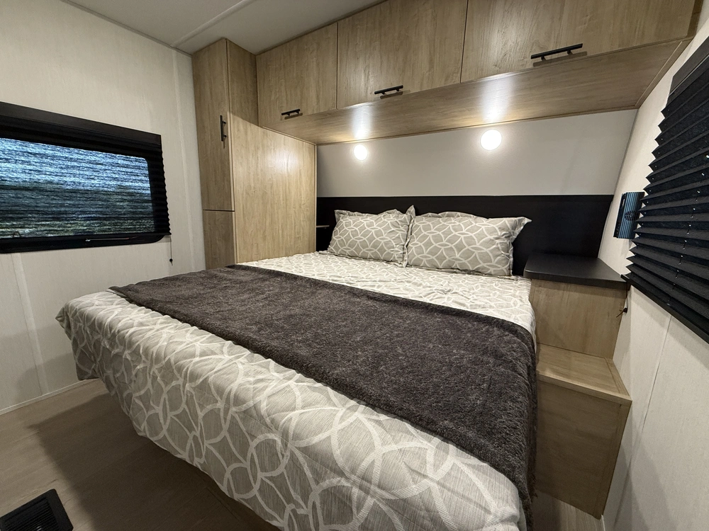 Cherokee 273xlk Wolf Den 2026 alt