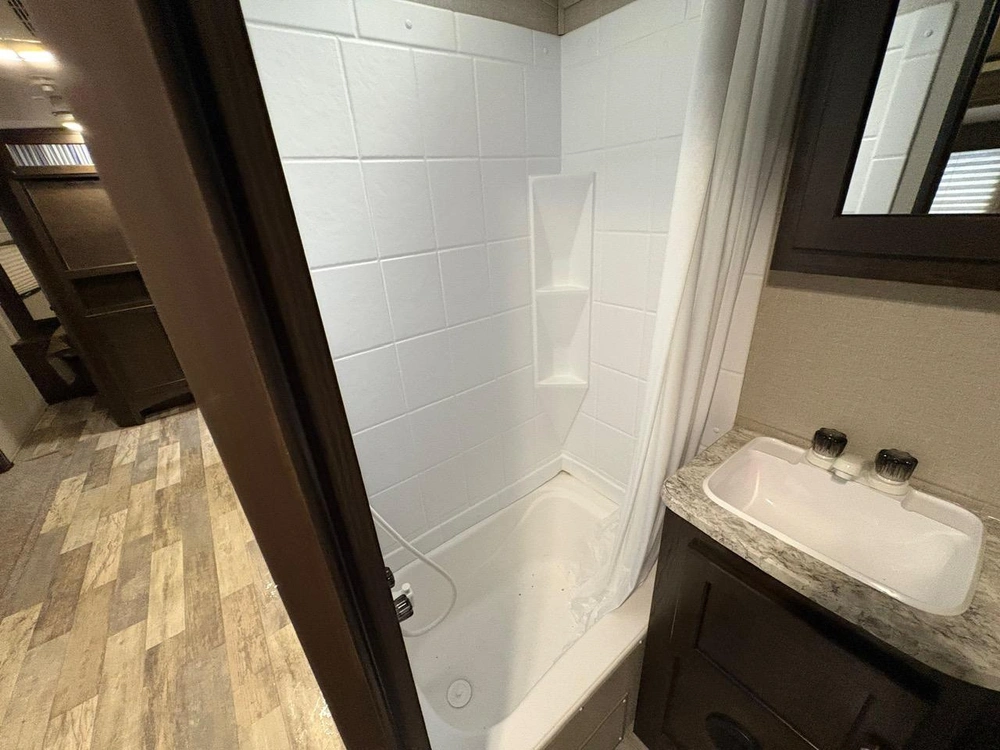 2018 Other Shadow Cruiser Id280qbs alt