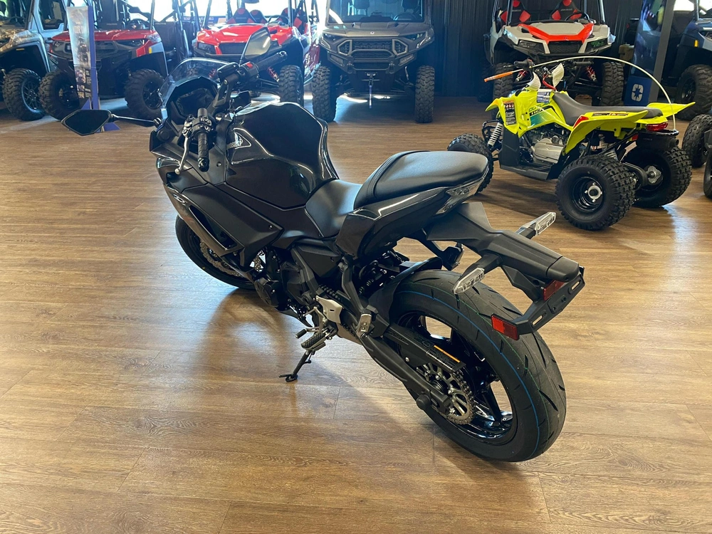 2026 Kawasaki Ninja® 650 Base Base alt
