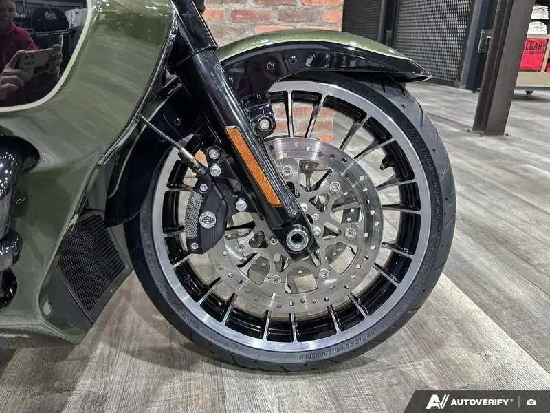 2026 Harley-Davidson Street Glide Limited thumbnail 6