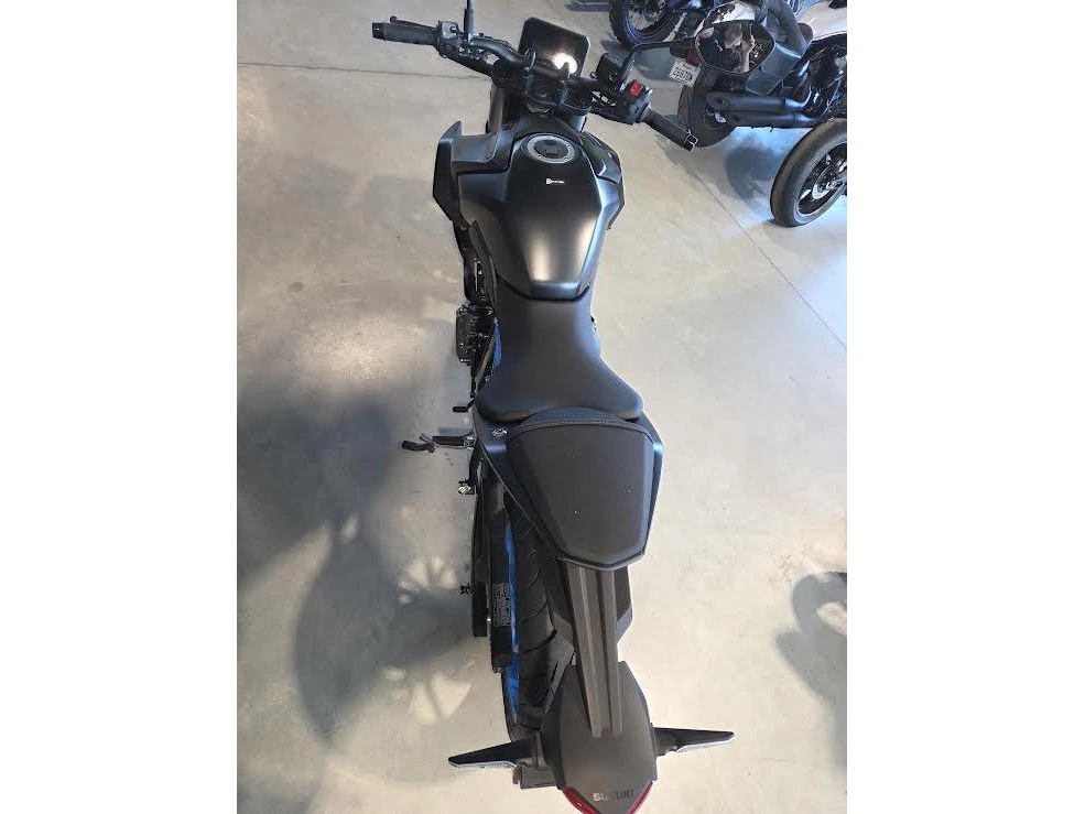 Suzuki Gsx 800 S 2024 alt